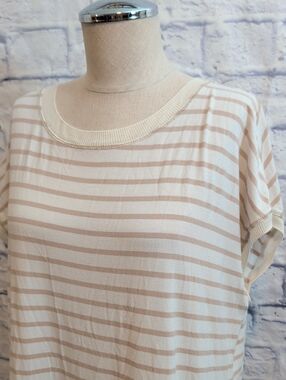 White House Black Market Short Sleeve Striped Tee in Beige & White - Size XL